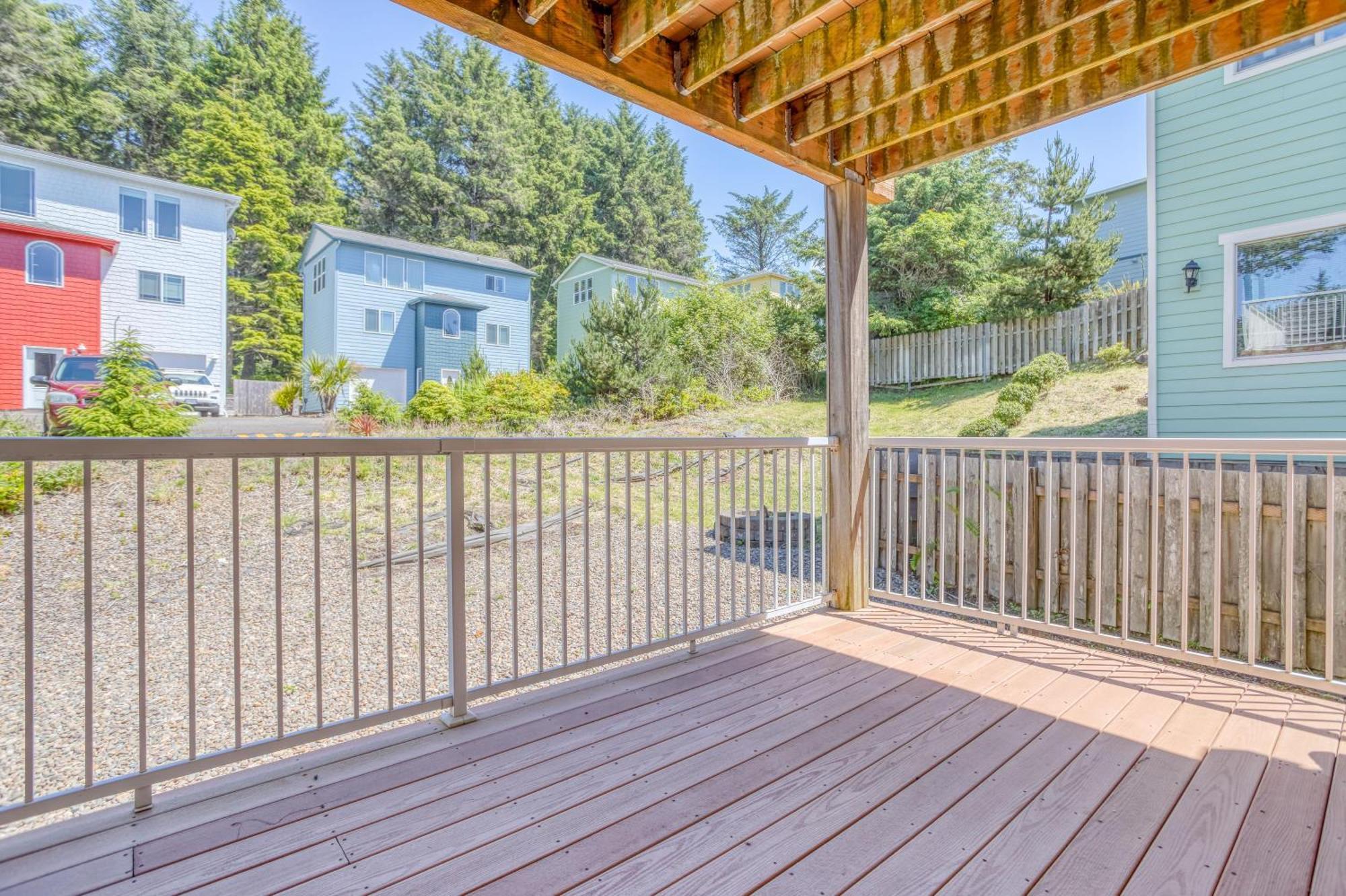 Coastal Dream Villa Lincoln City Exterior photo